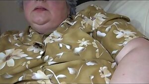 BBW granny and young girl masturbating together